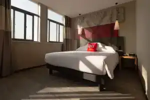 Ibis Guanyun Kowloon Port Water Street Hotel, Гонконг