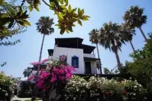 Astonishing Villa With Pool Near Tilkicik Bay, Ялыкавак