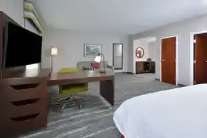 Отель «Hampton Inn & Suites Charlotte Northlake», Шарлотт