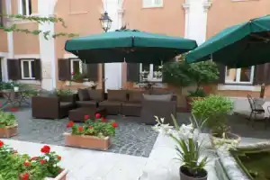 Relais Hotel Antico Palazzo Rospigliosi, Рим