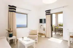 Villa Stella Suites, Плакиас