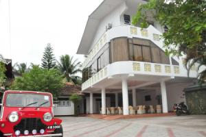 Crescent Resort, Унаватуна