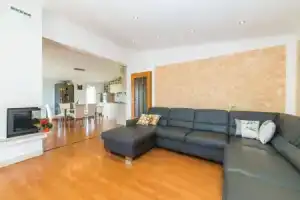 Nice Home in Seget Vranjica With Wifi and 2 Bedrooms, Сегет Враница