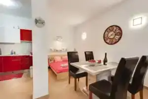 Piran Punta Beach Apartment, Пиран