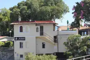 CAPTAIN'S HOUSE Lovran - 4 stars - no neighbors, Ловран