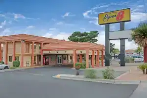 Отель «Super 8 by Wyndham Airport», Эль-Пасо