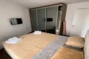 I&I Tesla Apartment's, Крагуевац