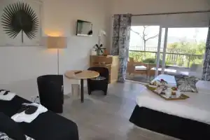 Отель «Hôtel Alivi Di Santa Giulia», Порто-векшио