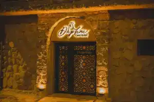 Daphne Cave Hotel, Чавушин