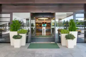Отель «Holiday Inn Bratislava», Братислава