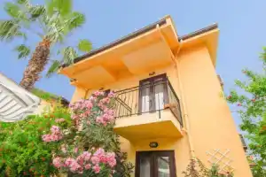 Villa Danlin Hotel, Гечек