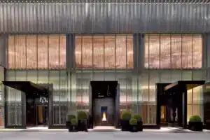 Baccarat Hotel and Residences New York, Нью-Йорк
