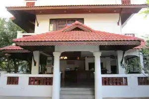 Marina Villa, Ламаи Бич