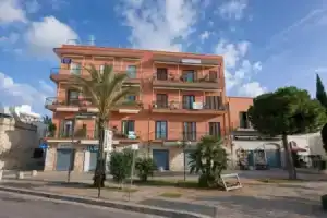 Hotiday Porto Cesareo Spiaggia, Порто-Чезарео