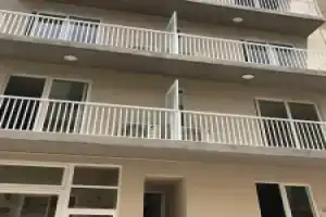 34 Holiday Suites St Paul's, Сент-Полс-Бэй