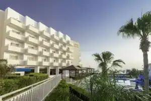 Iris Beach Hotel, Протарас