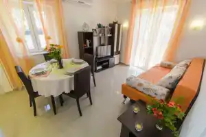 House Mirjana, Трогир