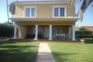 House With 3 Bedrooms in Dénia, With Wonderful sea View and Enclosed G, Дения