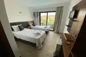 Alâ Avsa Hotel, Авша