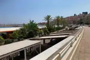Appartement Front de Mer, Ментона