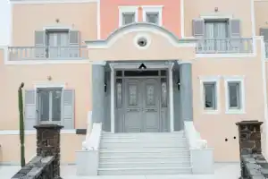 Castro Hotel, Камари