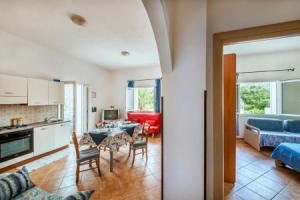 Beautiful Apartment in La Maddalena With 2 Bedrooms, Ла-Маддалена