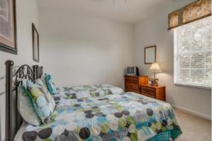 Three-Bedroom Townhome Davenport, Давенпорт
