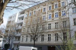 3-Room Apartment Emdener Strasse, Берлин