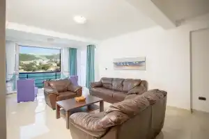 Adriatic Raf Apartments, Бечичи
