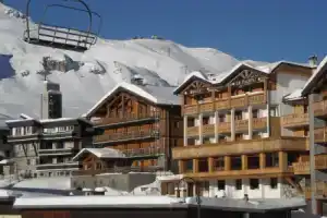 Отель «Le Paquis», Тинь