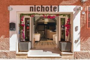 Nichotel, Карлофорте