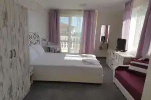 Family Hotel Provence, Ахелой