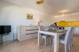 Appartement Carnac, 3 pièces, 4 personnes - FR-1-477-23, Карнак