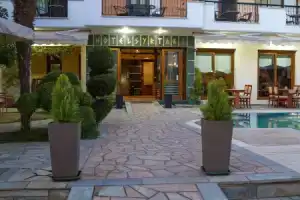 Syrtaki Hotel, Офринио