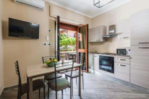 Lemon Tree Apartments by Wonderful Italy - Casa Blu, Джиардини-Наксос