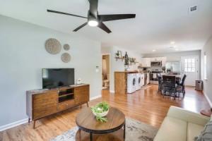 2 Mi to Dtwn Durham: Home Near Universities, Дарем