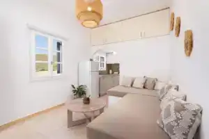 Red Beach Harmony suites Modestos, Акротири