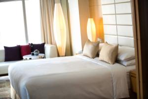 Renaissance Shanghai Putuo Hotel, Шанхай