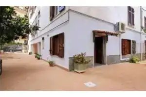 B&B Bassotto, Торре-Аннунциата