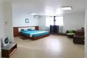 AdmiralMahe, Маэбур