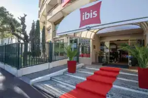 Отель «ibis Cannes Plage La Bocca», Канны