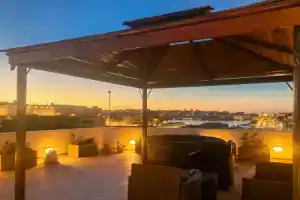 Valletta and Grand Harbour Lookout, Коспикуа
