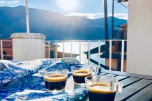 LaCasetta _ Como Lakeview Terrace renovated apartment, Карате-Урио