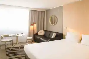 Отель «Novotel Bordeaux Lac», Бордо