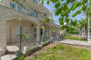 Apartments Luca, Tice