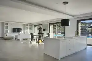 Villa-Christy, Платис-Ялос