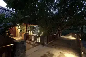 Отель «Amaya Lake Dambulla», Сигирия