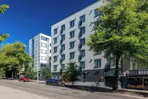 Modern Studio next to Railway Station, Лахти
