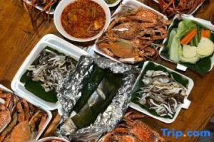 ChomDao house, Banrublom rayong beach + Free wifi (Pool villa), Районг