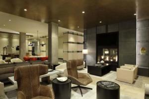 3BR Elegant Glass Penthouse Pool With Deck & Gym, Чикаго